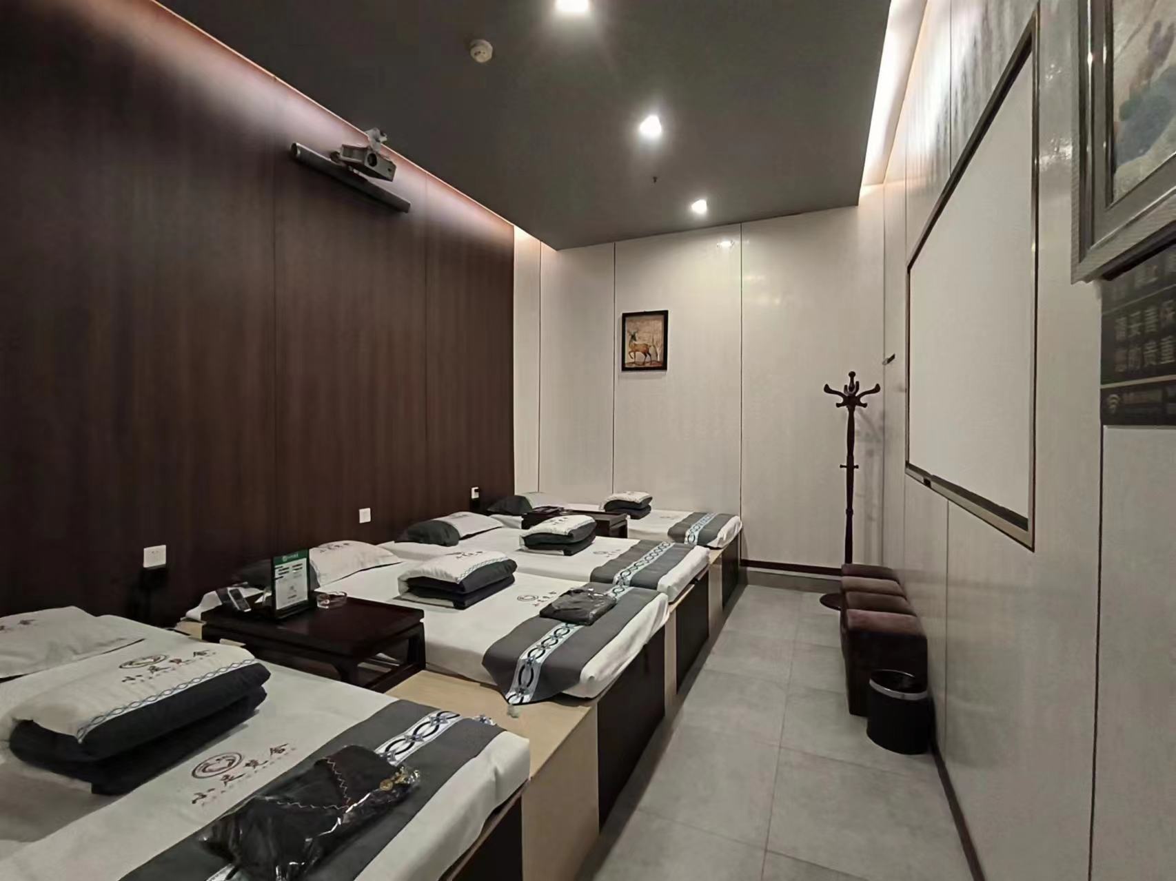 中央商务区旁盈利足疗养生馆转让